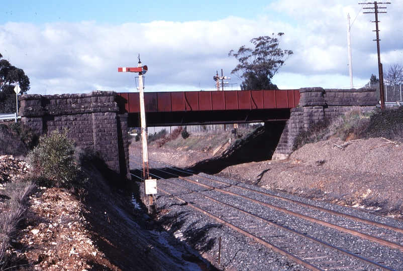 117347: Ballarat East Queen Street Bridge Looking towards Melbourne