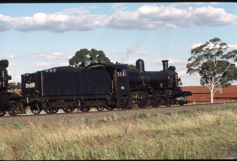 126095: Oakvale 8094 Up SteamRail Special D3 639 (K 190),