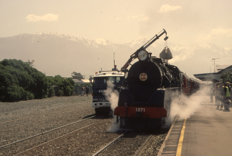 131403: Kaikoura Steam Incorporated Special to Christchurch Ja 1271 taking coal