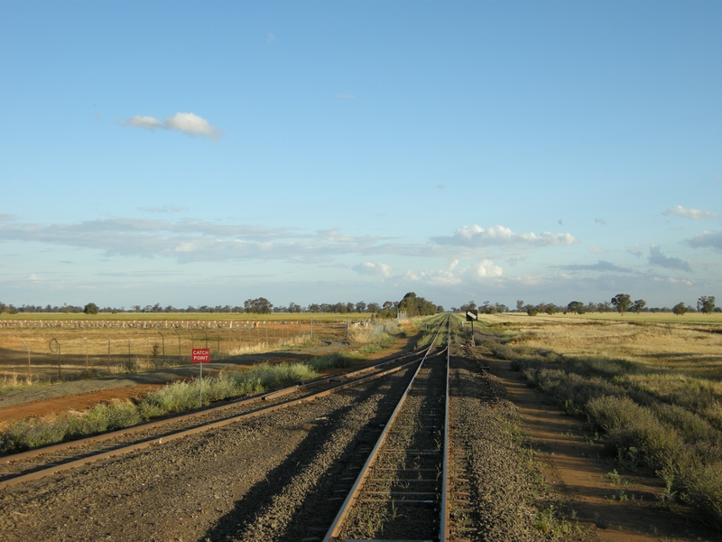 135723: Armatree South end points looking towards Sydney