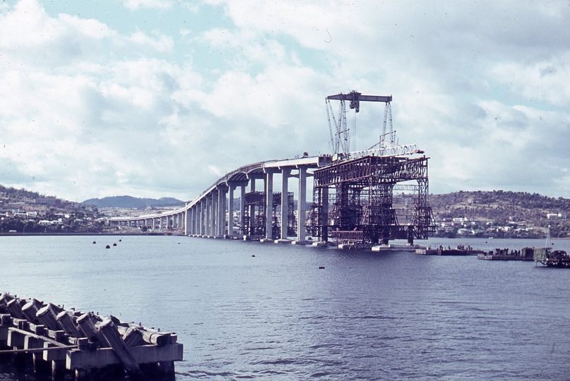 400017: Hobart Tasman Bridge under construction
