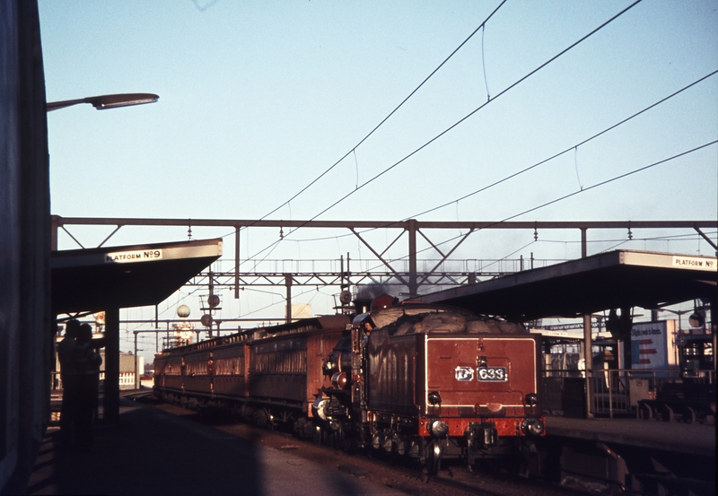 112455: Richmond Up SPCC Vintage Train D3 639 leading