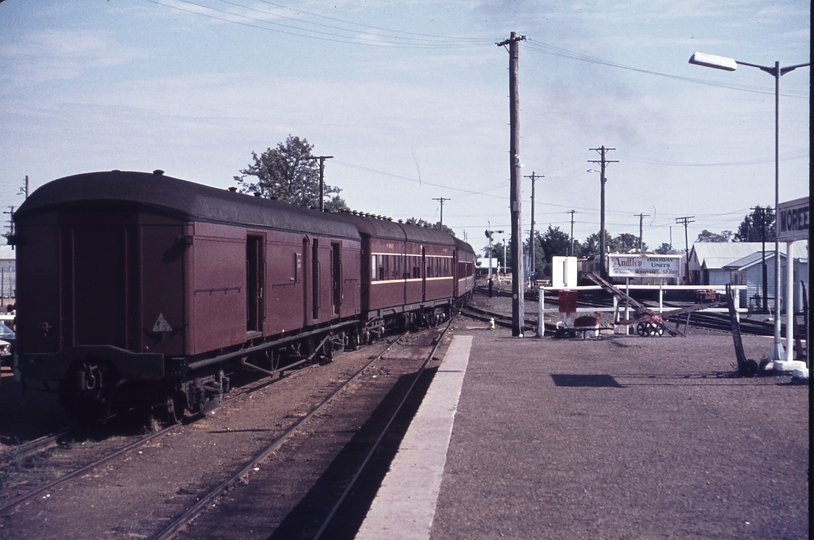 113244: Moree shunting cars from Down North Mail