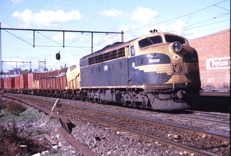 115430: Middle Footscray up side Down Goods bg S 302