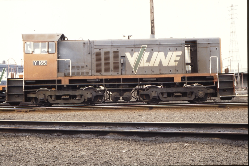 116550: South Dynon Locomotive Depot Y 165