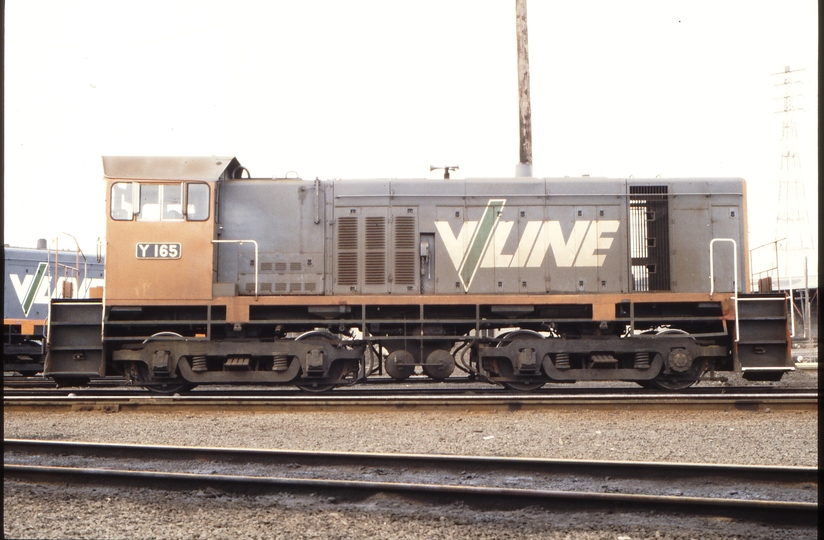 116551: South Dynon Locomotive Depot Y 165