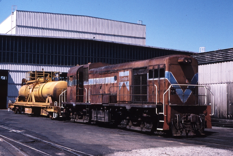 121586: Clyde Engineering Forrestfield Depot Shunter H 5