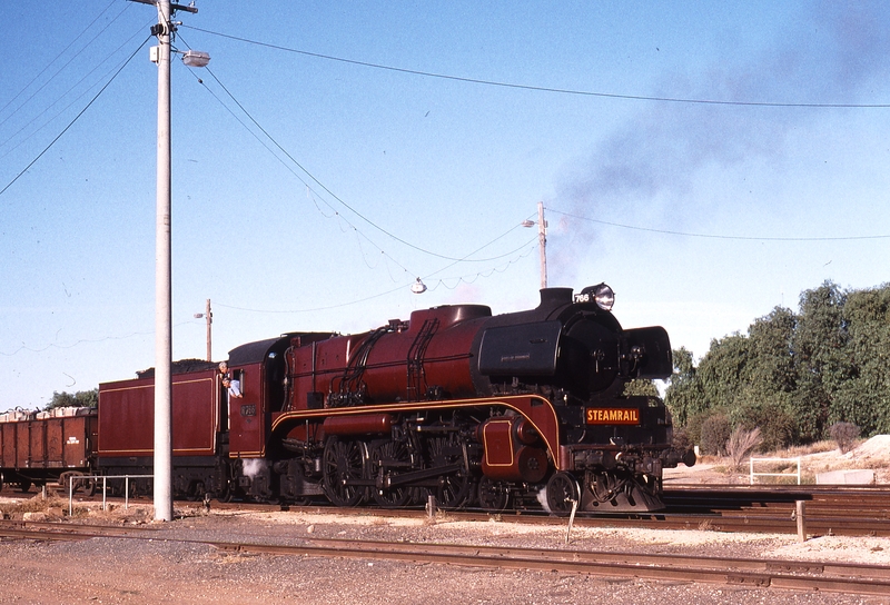 123541: Ouyen R 766 shunting cars from 8191-8192 SRV Special