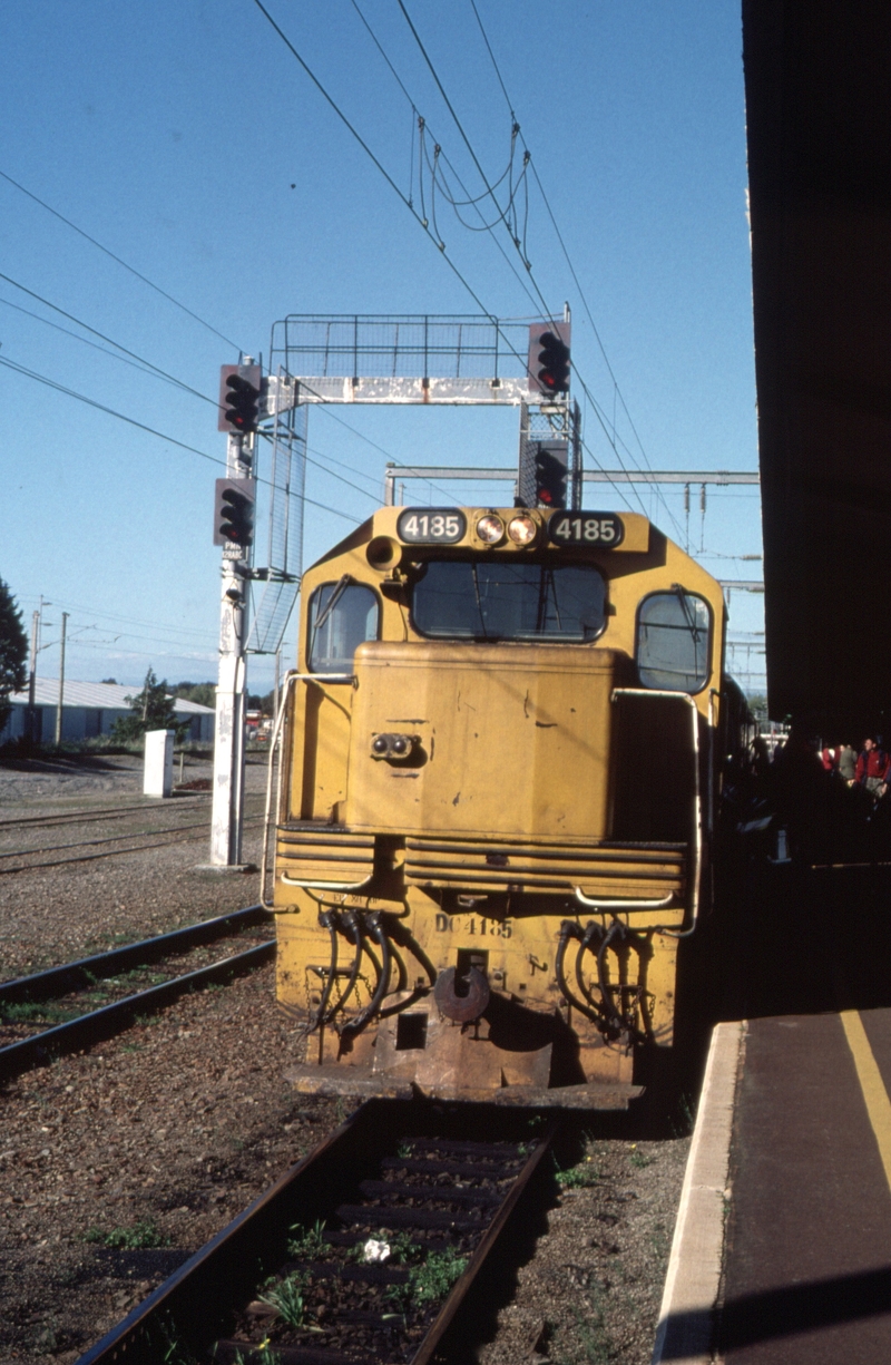 125519: Palmerston North 0601 'Bay Express' to WellingtonDC 4185
