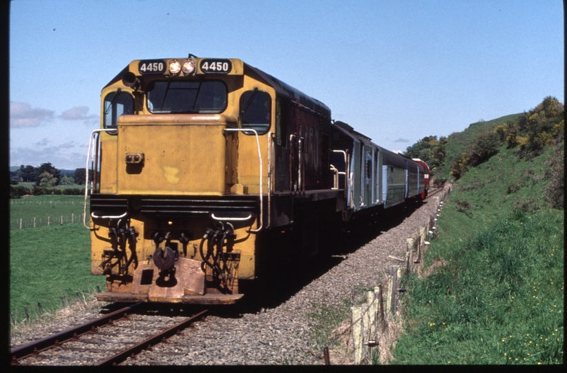 125572: km 150 Wairarapa Line DC 4450 leading RES Special to Woodville