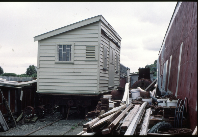 125669: Nelson Grand Tapawera Railway Spring Grove Station Building on Flat car