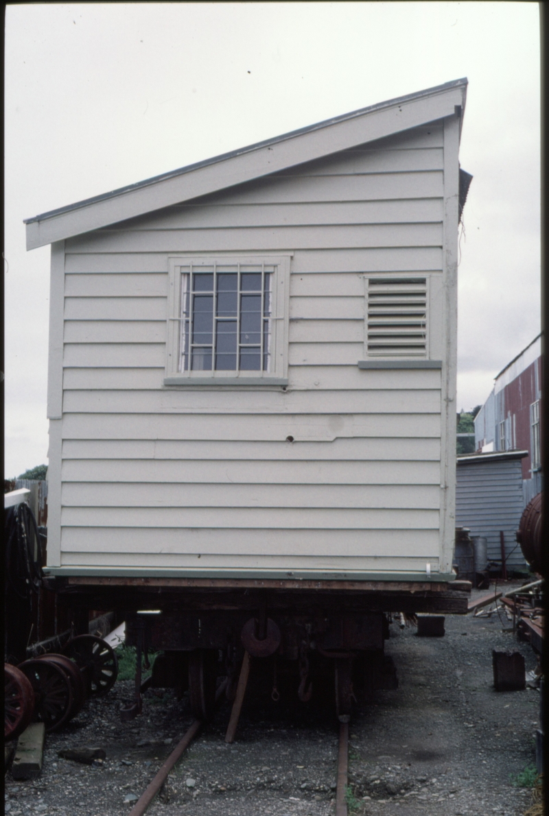 125672: Nelson Grand Tapawera Railway Spring Grove Station Building on flat car