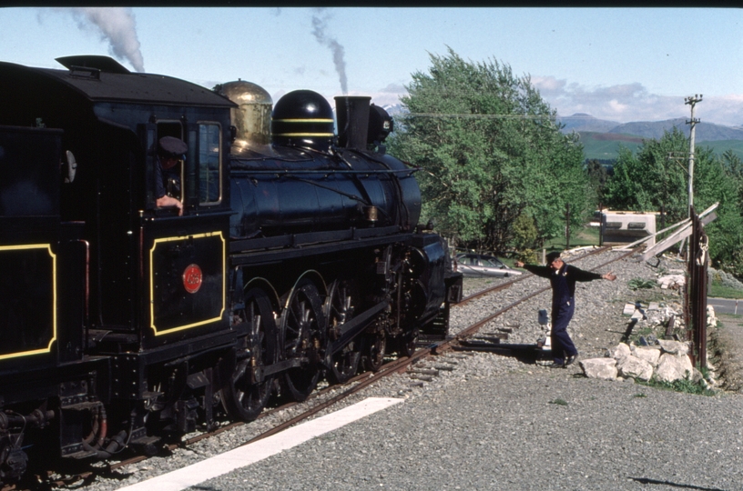 125716: Weka Pass Railway Waikari (2), A 428 running round AREA Special