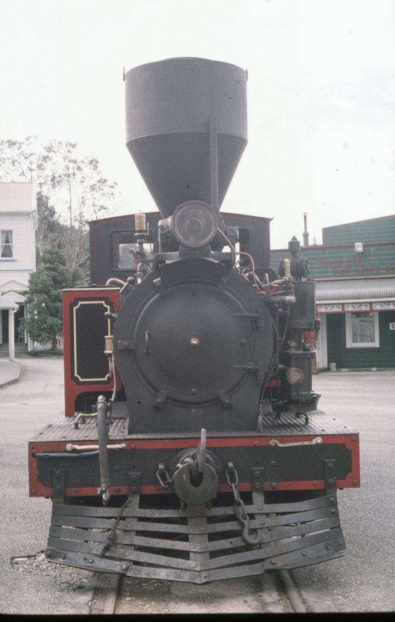 125881: Shantytown Light Engine from Station to Engine Shed