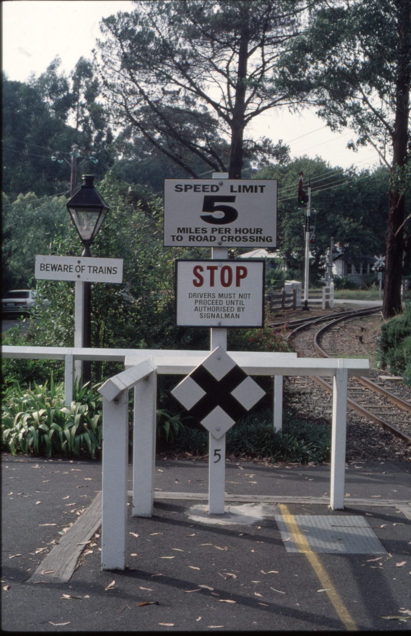 126330: Menzies Creek Signage at East end of platform