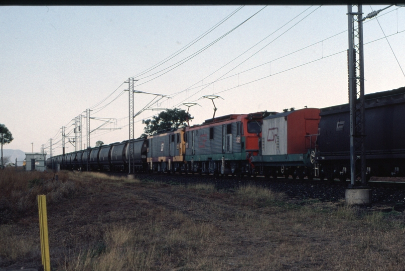 126637: Level Crossing km 12.2 Central Line Down Coal Train 3647 3627 mid train