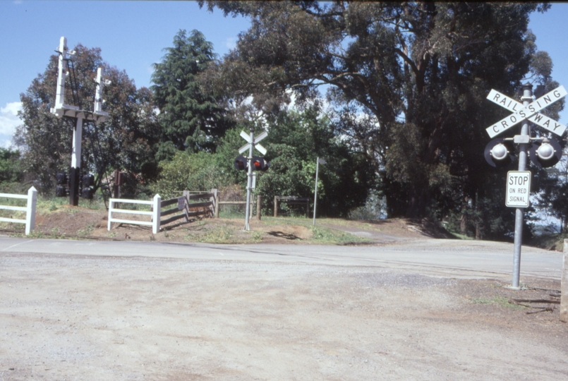 130089: Menzies Creek School Road Level Crossing (2),
