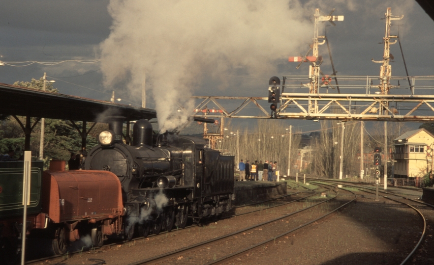 130532: Ballarat Light engines detached from 8196 Up Steamrail Special D3 639 (Y 112),