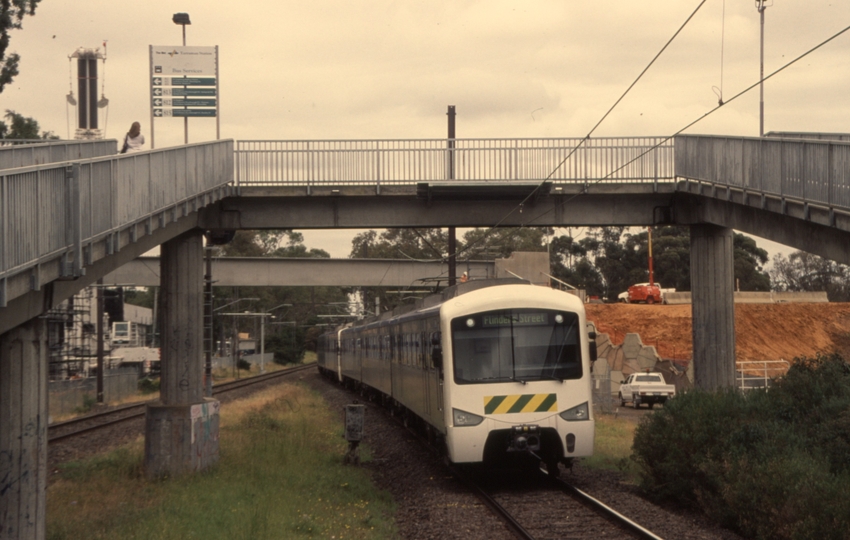 130680: Yarraman Suburban to Flinders Street 6-car Siemens