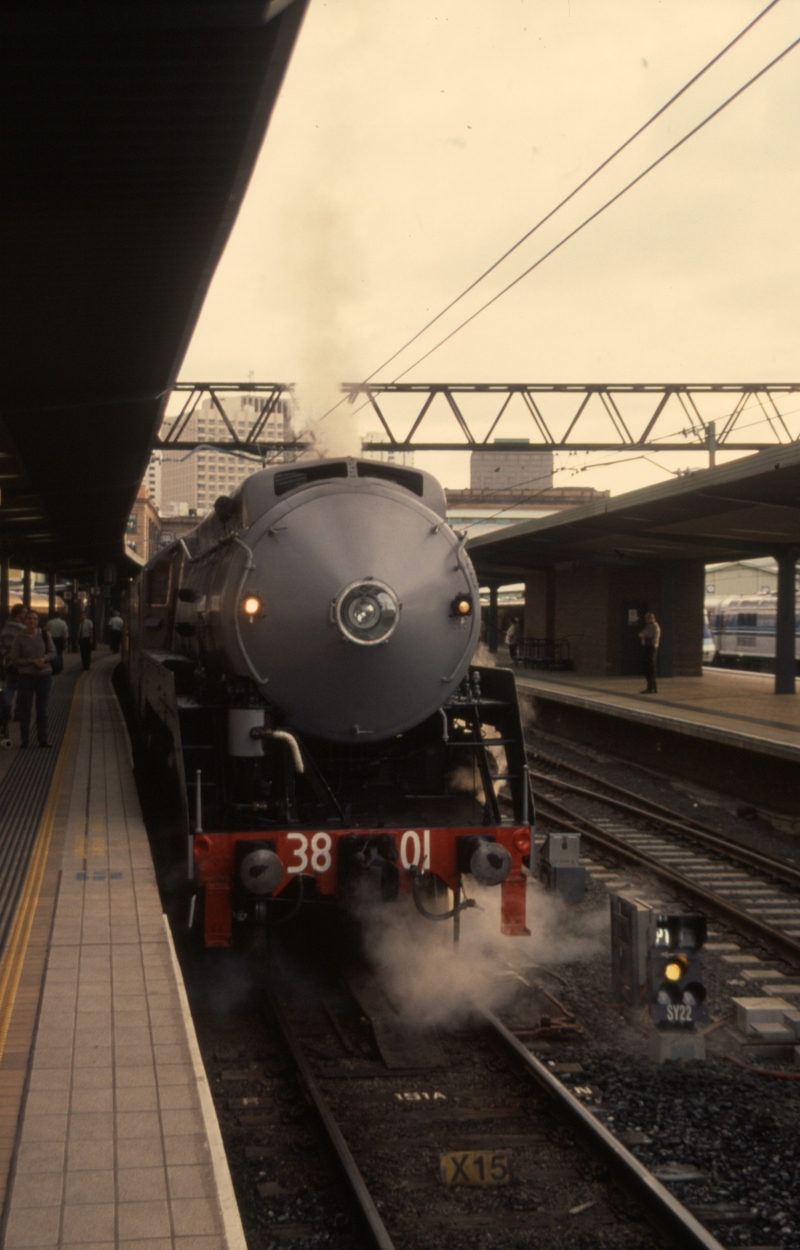 130792: Sydney Central Platform 3 7:53am Special to Gosford