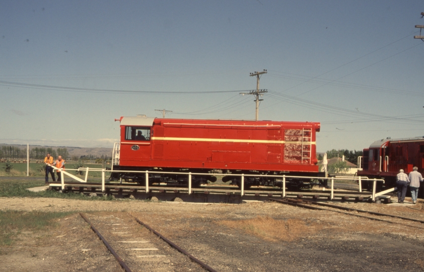 131647: Middlemarch Taieri Gorge Railway De 504 on turntable