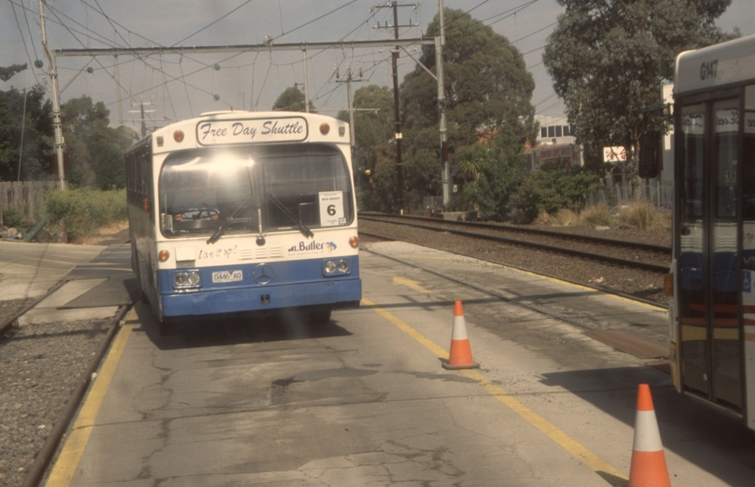 131968: Box Hill Bus arriving at Box Hill on temporary roadway