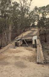 132069: Mile 233 Stony Crossing Line Nerran Creek Bridge looking South