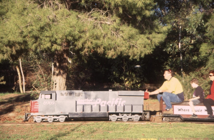 132139: Willan's Hill Miniature Railway Wagga Wagga Passenger 'SP 6969'