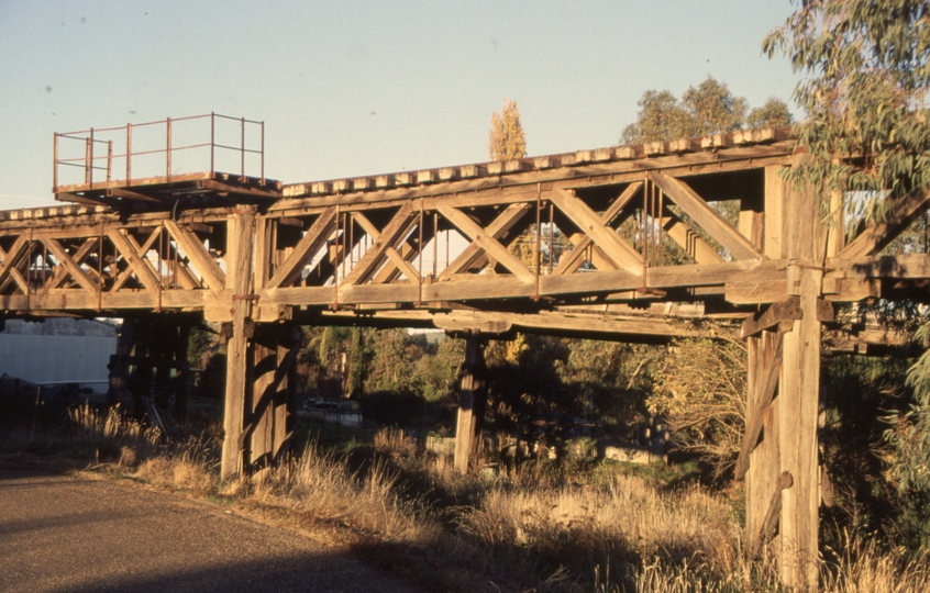 132175: Gundagai Murrumbidgee River Bridge Howe Trusses at station end