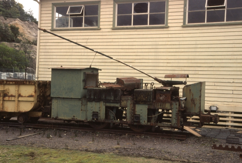 132337: Queenstown Heritage Centre MLMRC 2' 0' gauge Electric Locomotive