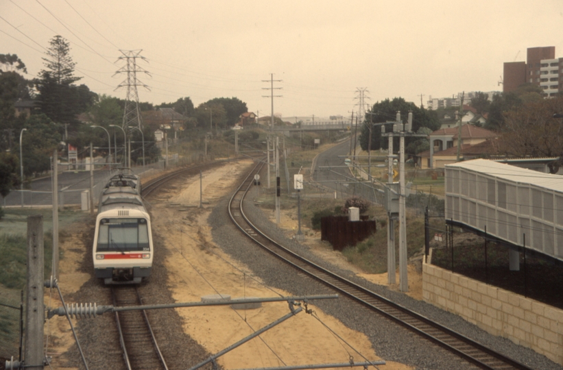 133031: Victoria Park Suburban to Perth 2-car 'A' Set 334 trailing Shows site of old station