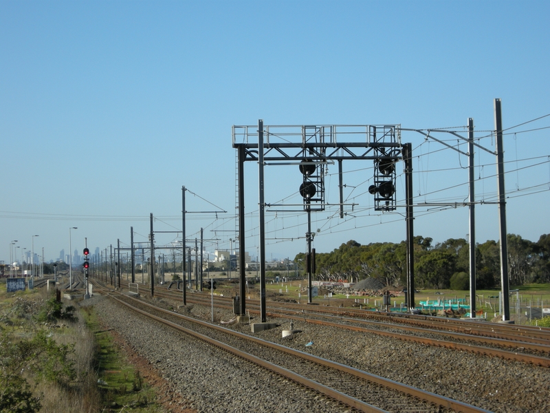 135420: Laverton Junction looking towards Melbourne