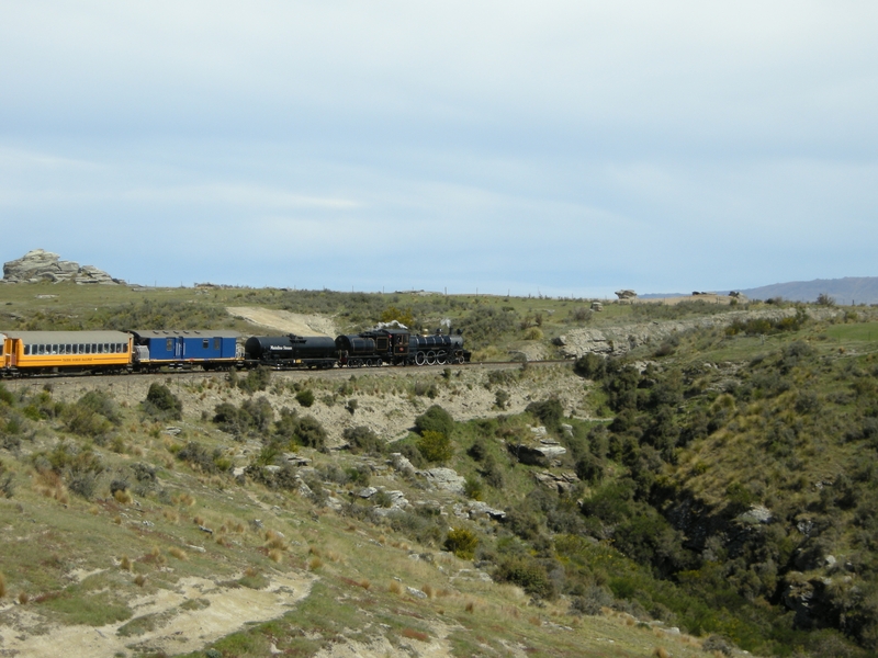 135958: km 44 Otago Central Railway 9:30am Down Passenger Ab 663 leading