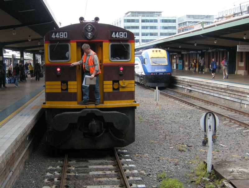 136119: Sydney Central 4490 at rear NSWRTM Special and XP 2002 at No 1 Platform