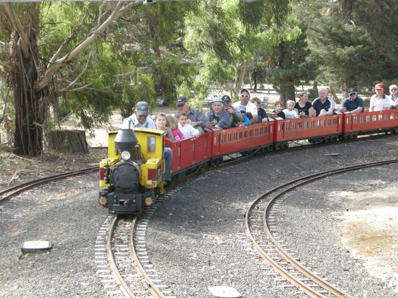 136254: Diamond Valley Railway Passenger 'BFC 9 Joyce'