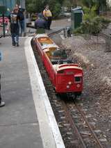 136271: Diamond Valley Railway Passenger 3-car Tait