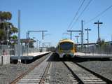 136293: Craigieburn looking South from pedestrian crossing 6-car Siemens Suburban Train at platform