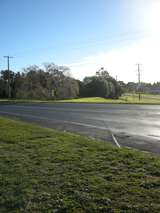 137718: Drysdale Broad Gauge track in level crossing at Geelong End looking West
