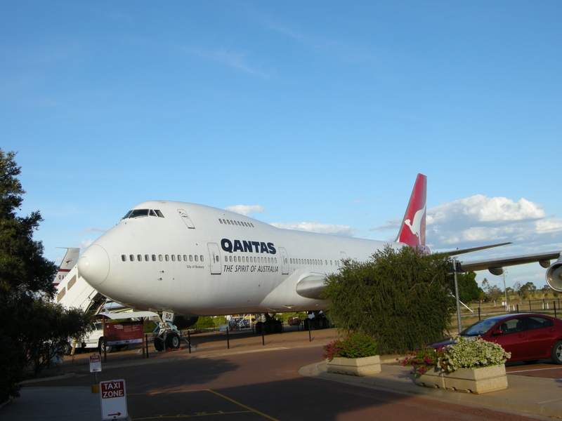 201513: Longreach Qantas Founders' Museum Boeing 747 'City of Bunbury'