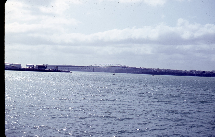 400033: Auckland Harbour Bridge