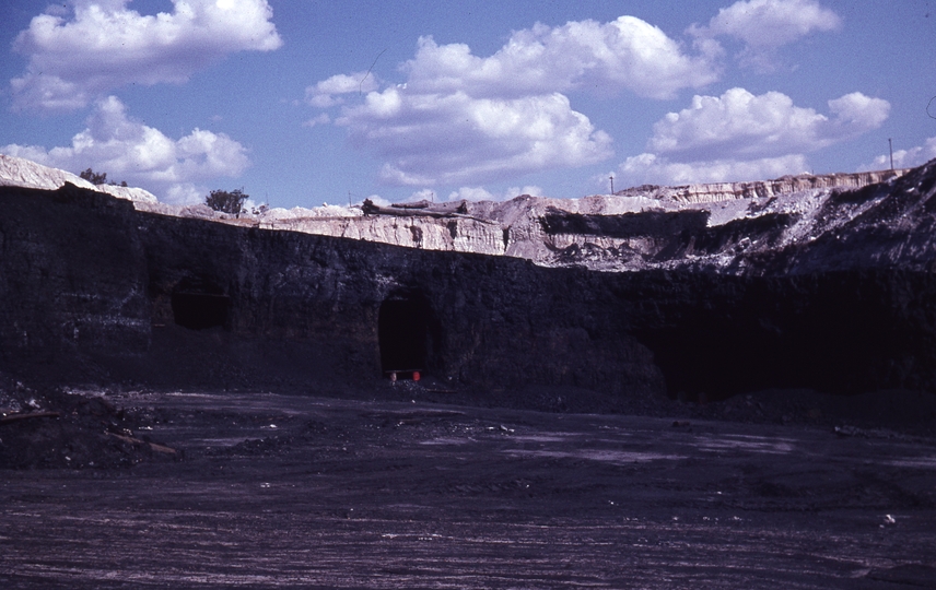 400180: Muja WA Open Cut Coal Mine