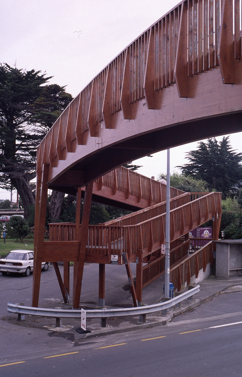 400815: Plimmerton North Island NZ Glued laminated timber footbridge over State Highway No 1