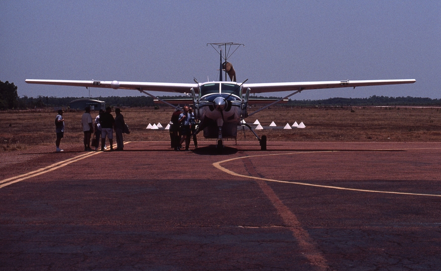 400930: Weipa Airport Qld Cessna VH HLL