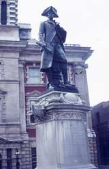401330: London England Statue of Captain Cook Photo Wendy Langford