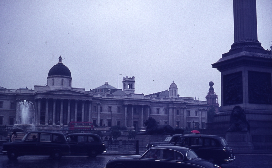 401441: London England Trafalgar Square
